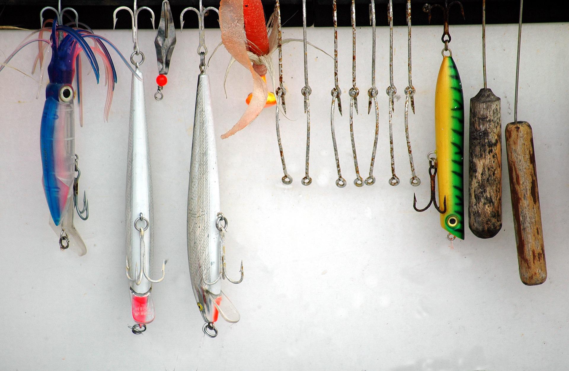 How To Sharpen Fishing Hooks With Or Without Tools